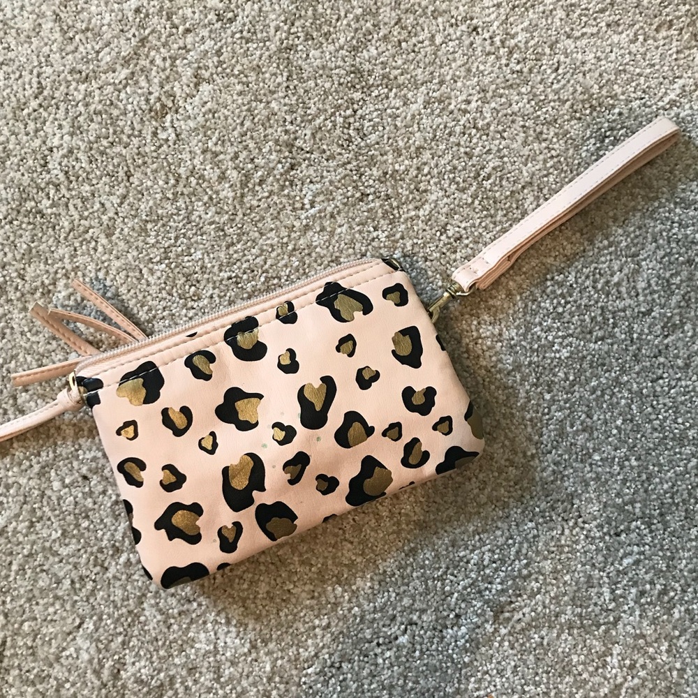 Animal print wristlet - Picture 2 of 5